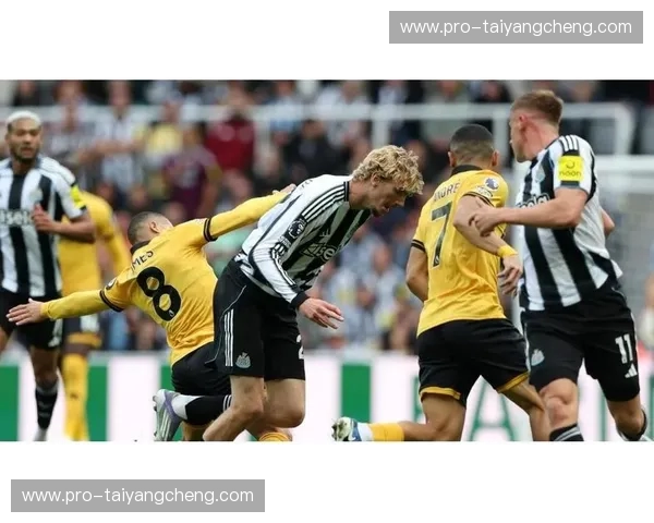 喜鹊军团血脉觉醒！纽卡斯尔联vs狼队：圣詹姆斯公园的铁血回响与博弈之巅